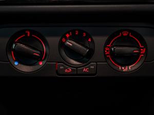 Volkswagen Polo Vivo hatch 1.4 - Image 16