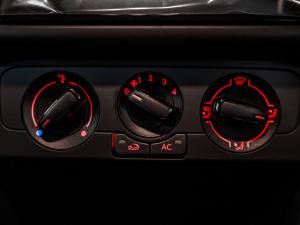 Volkswagen Polo Vivo hatch 1.4 - Image 13