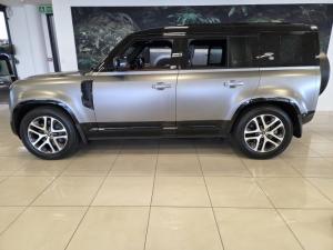 Land Rover Defender 110 D300 X-Dynamic HSE - Image 2