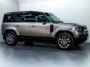 Land Rover Defender 110 D300 X-Dynamic HSE - Image 2