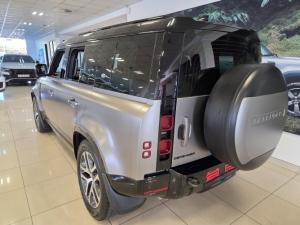 Land Rover Defender 110 D300 X-Dynamic HSE - Image 3