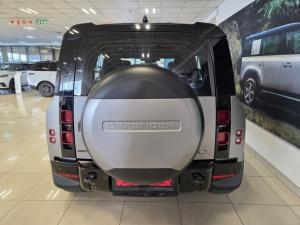 Land Rover Defender 110 D300 X-Dynamic HSE - Image 5