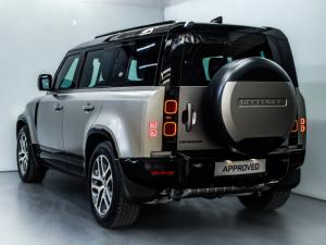 Land Rover Defender 110 D300 X-Dynamic HSE - Image 7