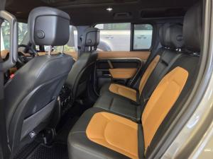 Land Rover Defender 110 D300 X-Dynamic HSE - Image 7