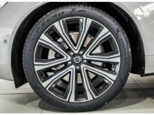 Volvo XC60 B6 AWD Ultimate Bright - Image 4