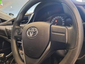 Toyota Corolla Quest 1.8 Plus manual - Image 9