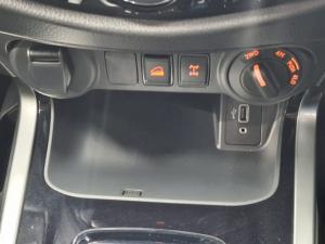 Nissan Navara 2.5DDTi double cab LE 4x4 - Image 12