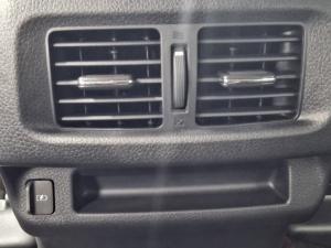 Nissan Navara 2.5DDTi double cab LE 4x4 - Image 16