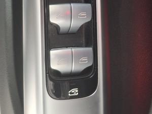 Mercedes-Benz C-Class C200 Avantgarde - Image 13