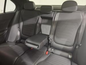 Mercedes-Benz C-Class C200 Avantgarde - Image 6