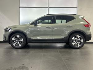 Volvo XC40 B4 Plus Dark - Image 3