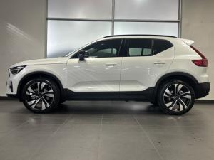Volvo XC40 B4 Plus Dark - Image 3