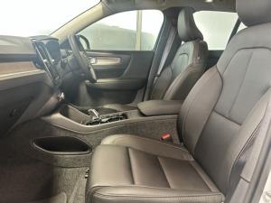 Volvo XC40 B4 Plus Dark - Image 6