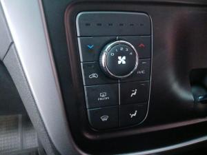 Mahindra KUV100 Nxt 1.2TD D75 K8 - Image 16