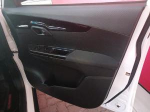 Mahindra KUV100 Nxt 1.2TD D75 K8 - Image 22