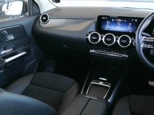 Mercedes-Benz GLA GLA200d Progressive - Image 10
