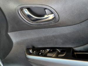 Nissan Navara 2.5DDTi double cab LE Plus - Image 16
