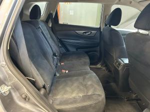 Nissan X-Trail 2.0 XE - Image 10