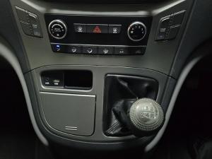 Hyundai H-1 2.4 bus GLS - Image 13