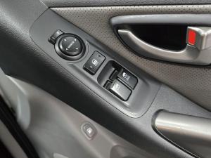 Hyundai H-1 2.4 bus GLS - Image 17