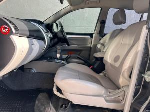 Mitsubishi Pajero Sport 3.2DI-D GLS - Image 11