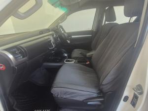 Toyota Hilux 2.8GD-6 double cab 4x4 Raider auto - Image 7