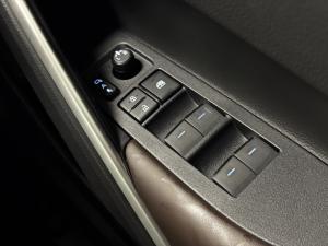 Toyota Corolla Cross 1.8 HEV XS - Image 19