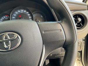 Toyota Corolla Quest 1.8 Plus manual - Image 10