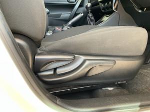 Toyota Corolla Quest 1.8 Plus manual - Image 19