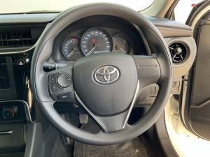 Toyota Corolla Quest 1.8 Plus manual - Image 9