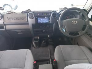 Toyota Land Cruiser 79 4.5D-4D V8 double cab LX - Image 9