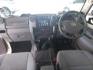 Toyota Land Cruiser 79 4.5D-4D V8 double cab LX - Image 10