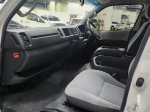 Toyota Hiace 2.5D-4D bus 14-seater GL - Image 7