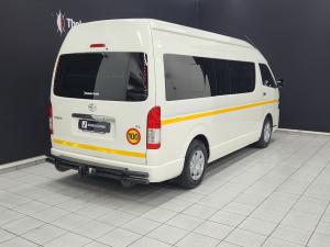 Toyota Hiace 2.5D-4D bus 14-seater GL - Image 2