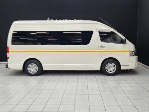 Toyota Hiace 2.5D-4D bus 14-seater GL - Image 3