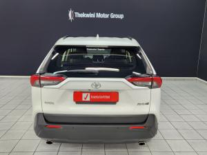 Toyota RAV4 2.0 GX auto - Image 5
