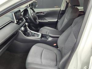 Toyota RAV4 2.0 GX auto - Image 7