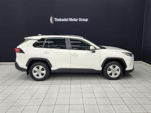 Toyota RAV4 2.0 GX auto - Image 3