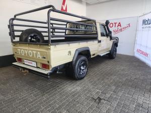 Toyota Land Cruiser 79 4.5D-4D V8 single cab LX - Image 2