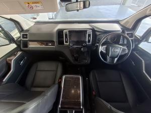 Toyota Quantum 2.8 LWB bus 6-seater VX Premium - Image 6