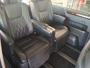 Toyota Quantum 2.8 LWB bus 6-seater VX Premium - Image 10