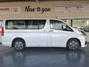 Toyota Quantum 2.8 LWB bus 6-seater VX Premium - Image 3