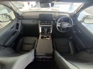 Toyota Land Cruiser 300 3.3D ZX - Image 6