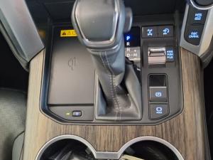 Toyota Land Cruiser 300 3.3D ZX - Image 10