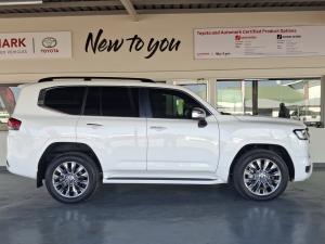 Toyota Land Cruiser 300 3.3D ZX - Image 3