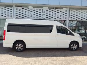 Toyota Quantum 2.8 SLWB bus 14-seater GL auto - Image 4