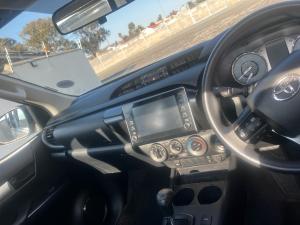 Toyota Hilux 2.4GD-6 single cab 4x4 Raider auto - Image 6