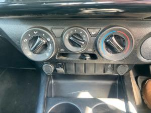 Toyota Hilux 2.8GD-6 Xtra cab Legend auto - Image 11