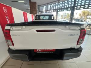 Toyota Hilux 2.4GD-6 4x4 SR - Image 5
