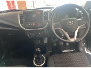 Toyota Vitz 1.0 XR manual - Image 6